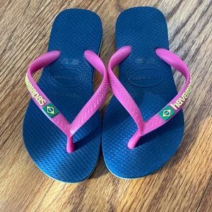 Havaianas Slim Brazilian Flag Navy and Pink Flip Flops for Toddler Girls